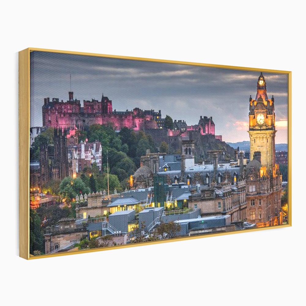 Tablou canvas cu tablou canvas cu peisaj urban din scotia la amurg, in rama de aluminiu auriu